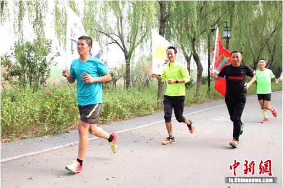 2017邳州国际半程马拉松赛举行跑团见面会