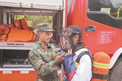 扬州消防开展“小小消防员”活动
