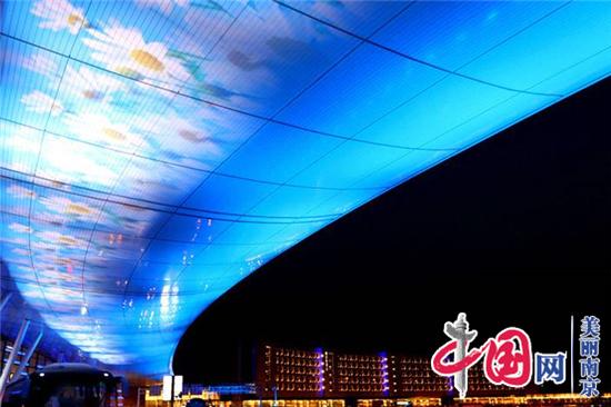 图说美丽新南京：家门口更靓了！南京碌口机场T2航站楼灯光璀璨美轮美奂