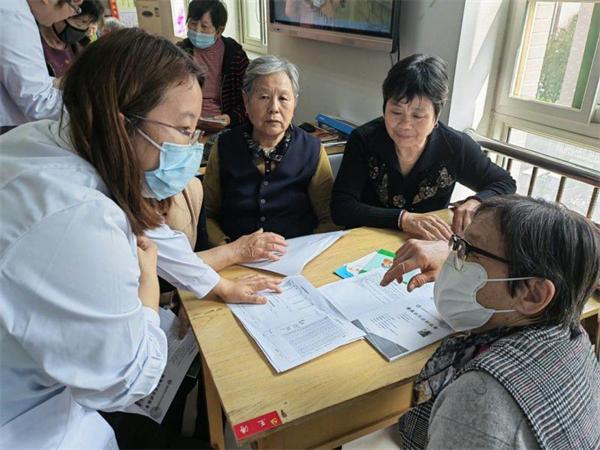 王舍人社区卫生服务中心：体检报告送上门 公卫服务更贴心